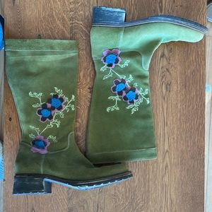 Oilily size 40 zip up boots